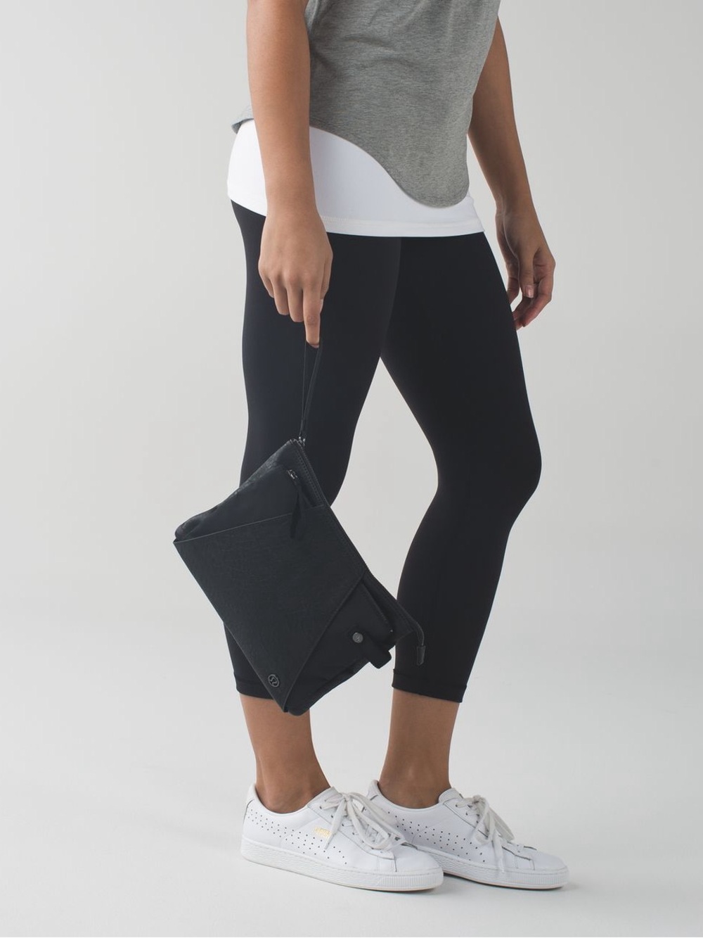 Lululemon In The Present Pouch
Black